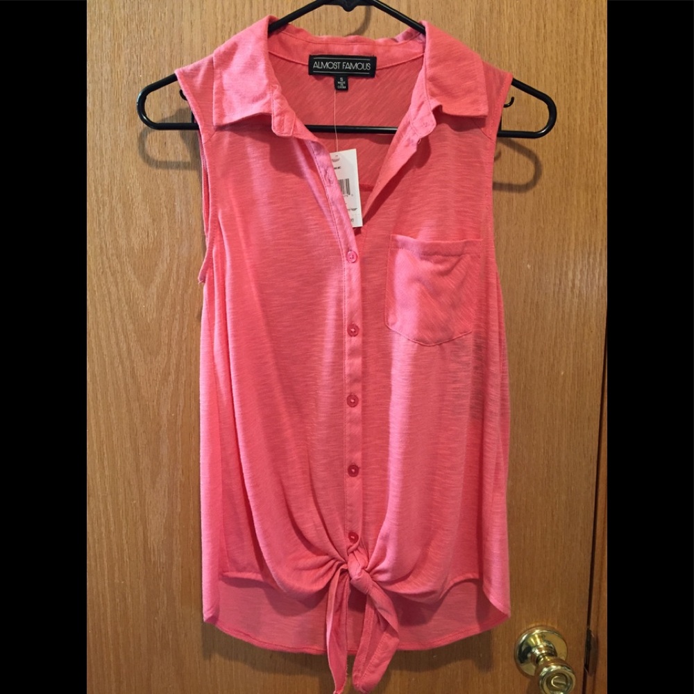 Almost Famous sleeveless utility top